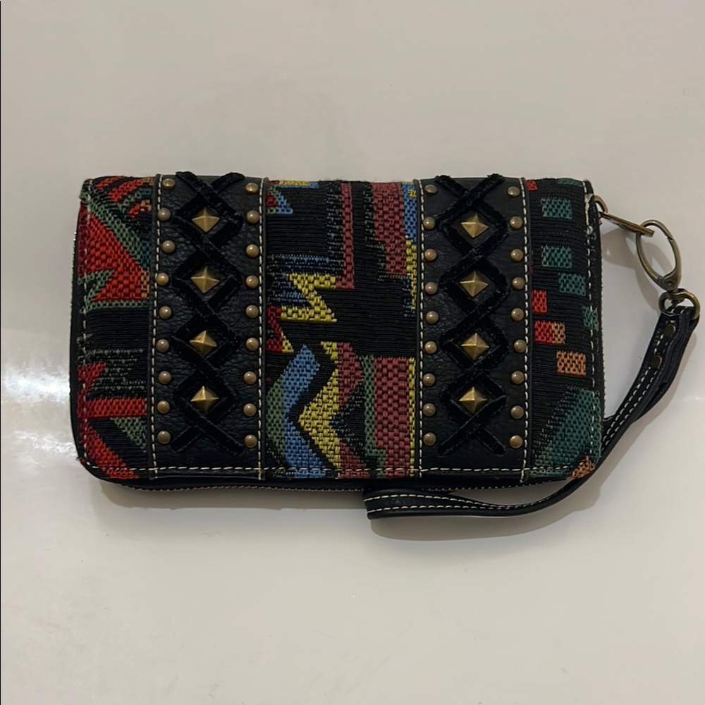 Montana‎ West Aztec Southwestern black multicolored embroidered w suede wristlet